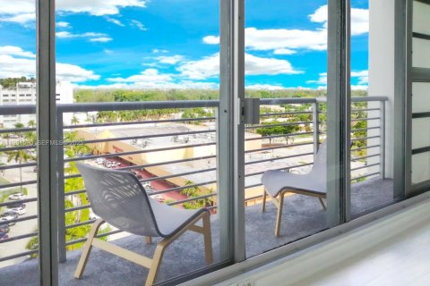 Снять в аренду кондоминиум в Холливуд, Флорида 44.04м2, № 1990449 - фото 4