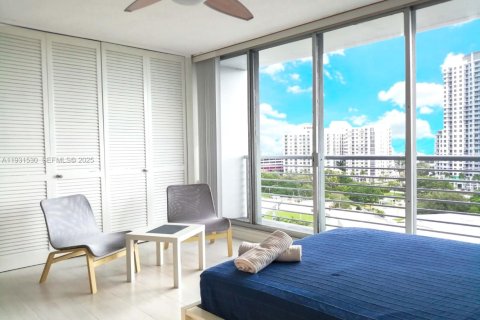 Снять в аренду кондоминиум в Холливуд, Флорида 44.04м2, № 1990449 - фото 3