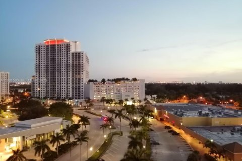 Студия в кондо в Холливуд, Флорида № 1990449