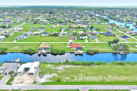Купить земельный участок в Кейп-Корал, Флорида № 2022465 - фото 18