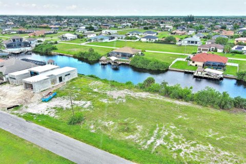 Купить земельный участок в Кейп-Корал, Флорида № 2022465 - фото 10