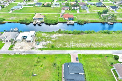 Купить земельный участок в Кейп-Корал, Флорида № 2022465 - фото 17