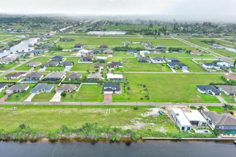 Купить земельный участок в Кейп-Корал, Флорида № 2022465 - фото 28