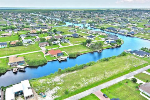 Купить земельный участок в Кейп-Корал, Флорида № 2022465 - фото 15