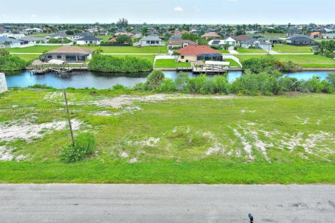 Купить земельный участок в Кейп-Корал, Флорида № 2022465 - фото 5