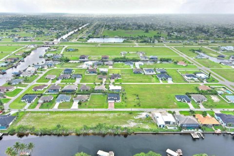 Купить земельный участок в Кейп-Корал, Флорида № 2022465 - фото 23