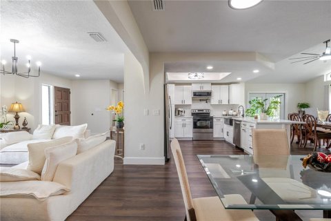 Casa en venta en New Port Richey, Florida, 3 dormitorios, 159.23 m2 № 2166366 - foto 20