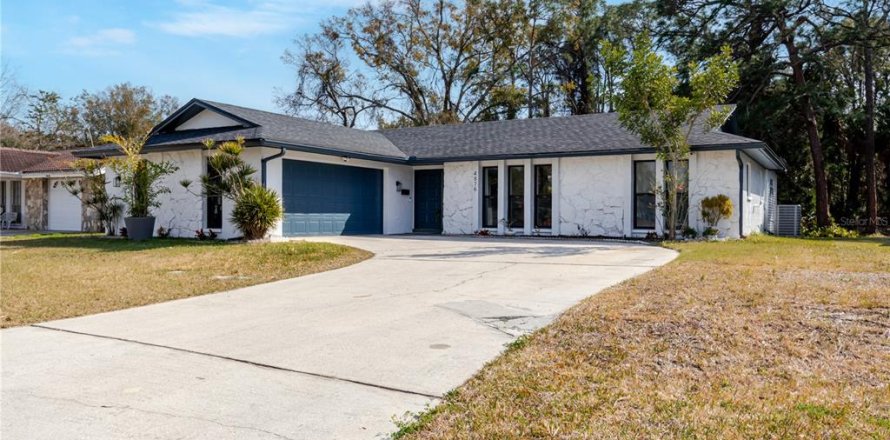 Casa en New Port Richey, Florida 3 dormitorios, 159.23 m2 № 2166366