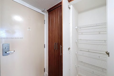 Copropriété à vendre à Sunny Isles Beach, Floride: 33.44 m2 № 1955748 - photo 17