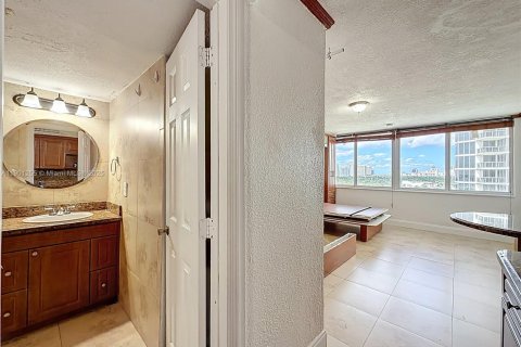 Copropriété à vendre à Sunny Isles Beach, Floride: 33.44 m2 № 1955748 - photo 15