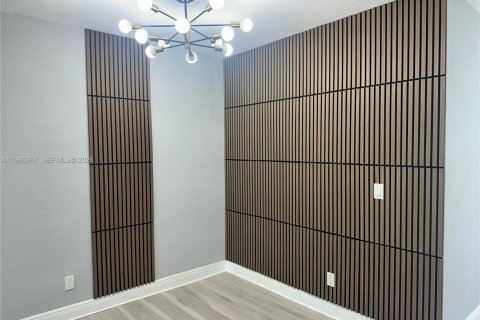 Copropriété à louer à Miami, Floride: 2 chambres, 84.08 m2 № 2048258 - photo 7