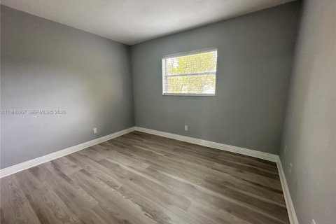 Copropriété à louer à Miami, Floride: 2 chambres, 84.08 m2 № 2048258 - photo 10