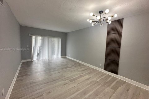 Copropriété à louer à Miami, Floride: 2 chambres, 84.08 m2 № 2048258 - photo 3