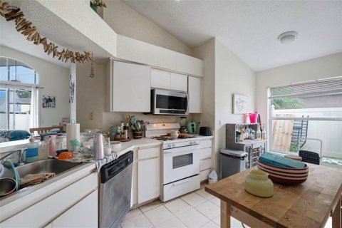 House in Wesley Chapel, Florida 5 bedrooms, 163.14 sq.m. № 1838317 - photo 12