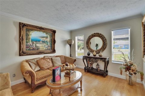 House in Valrico, Florida 4 bedrooms, 253.81 sq.m. № 1679591 - photo 3