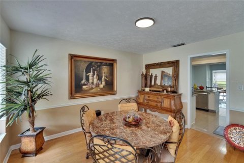 House in Valrico, Florida 4 bedrooms, 253.81 sq.m. № 1679591 - photo 5