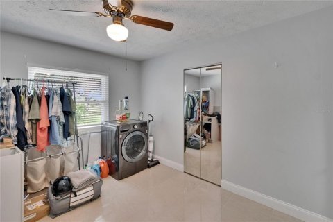 House in Valrico, Florida 4 bedrooms, 253.81 sq.m. № 1679591 - photo 30