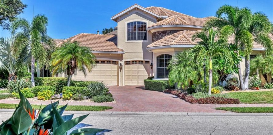 House in Sarasota, Florida 5 bedrooms, 342.44 sq.m. № 1901400