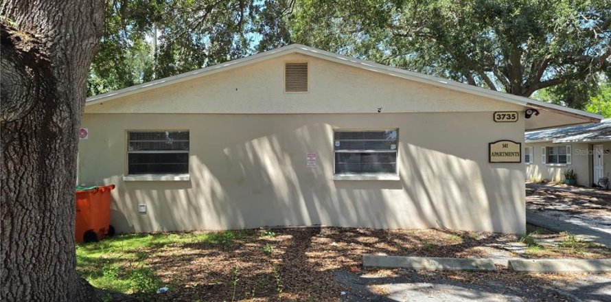 Immobilier commercial à Largo, Floride 6 chambres, 225.75 m2 № 2313406