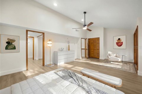Condo in Orlando, Florida, 3 bedrooms № 2222502 - photo 15