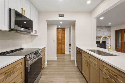 Condo in Orlando, Florida, 3 bedrooms № 2222502 - photo 9