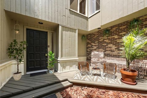 Condo in Orlando, Florida, 3 bedrooms № 2222502 - photo 2