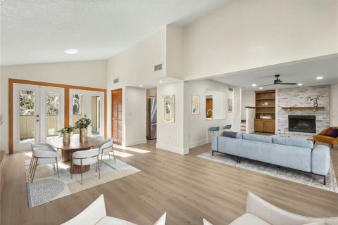 Condo in Orlando, Florida, 3 bedrooms № 2222502 - photo 6
