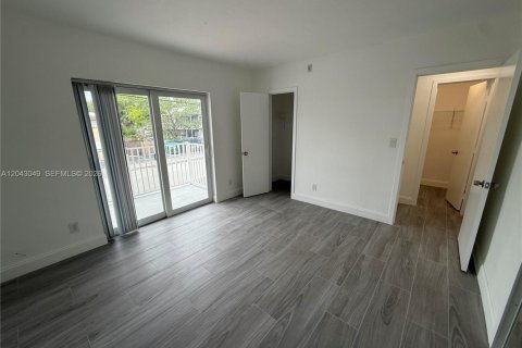 Apartment in Miami, Florida 1 bedroom № 2184661 - photo 8