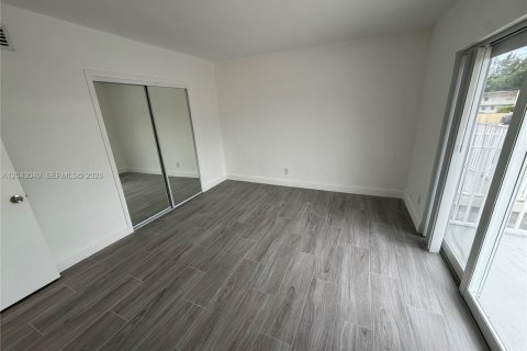 Apartment in Miami, Florida 1 bedroom № 2184661 - photo 9
