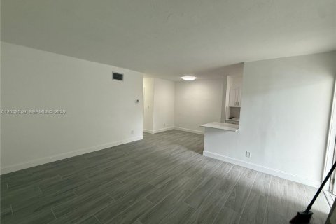 Apartment in Miami, Florida 1 bedroom № 2184661 - photo 7