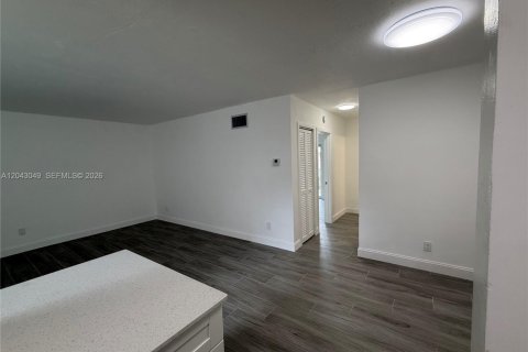 Apartment in Miami, Florida 1 bedroom № 2184661 - photo 3