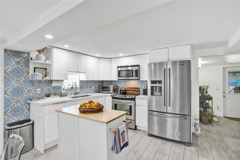 Купить виллу или дом в Майами, Флорида 3 спальни, 112.41м2, № 1942396 - фото 6