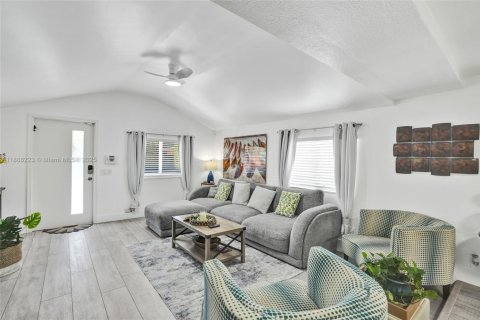 Купить виллу или дом в Майами, Флорида 3 спальни, 112.41м2, № 1942396 - фото 4