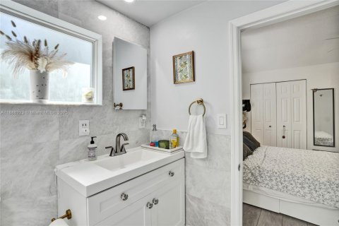 Купить виллу или дом в Майами, Флорида 3 спальни, 112.41м2, № 1942396 - фото 14