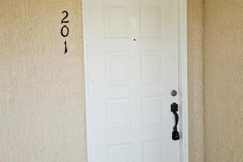 Condominio en alquiler en Orlando, Florida, 3 dormitorios, 107.95 m2 № 1911609 - foto 2