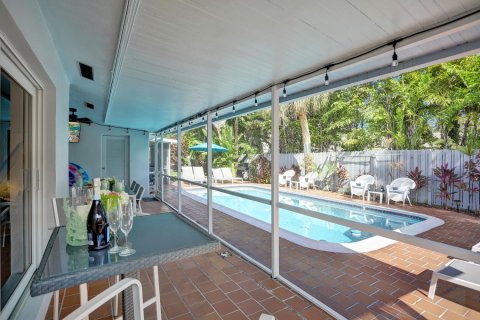 Casa en alquiler en Fort Lauderdale, Florida, 4 dormitorios, 260.59 m2 № 777911 - foto 1
