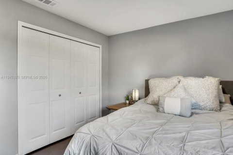 Casa en venta en Port St. Lucie, Florida, 3 dormitorios, 170.01 m2 № 2001866 - foto 19