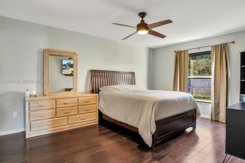 Casa en venta en Port St. Lucie, Florida, 3 dormitorios, 170.01 m2 № 2001866 - foto 12