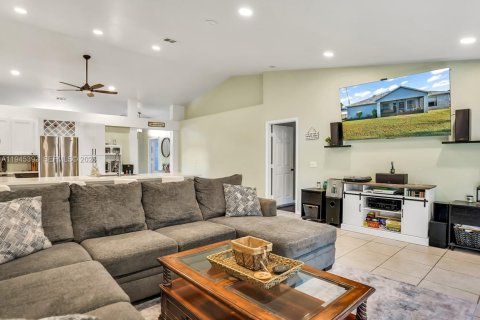 Casa en venta en Port St. Lucie, Florida, 3 dormitorios, 170.01 m2 № 2001866 - foto 9