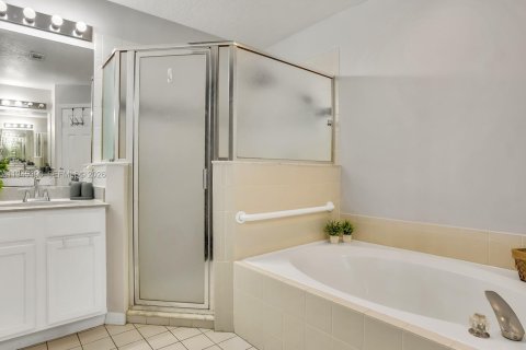 Casa en venta en Port St. Lucie, Florida, 3 dormitorios, 170.01 m2 № 2001866 - foto 14