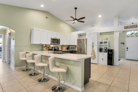Casa en venta en Port St. Lucie, Florida, 3 dormitorios, 170.01 m2 № 2001866 - foto 3