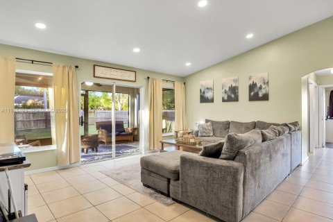 Casa en venta en Port St. Lucie, Florida, 3 dormitorios, 170.01 m2 № 2001866 - foto 8