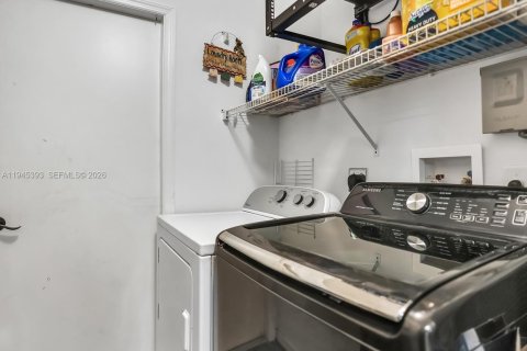 Casa en venta en Port St. Lucie, Florida, 3 dormitorios, 170.01 m2 № 2001866 - foto 24