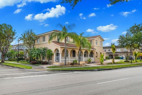 House in Homestead, Florida 4 bedrooms, 260.03 sq.m. № 1714726 - photo 1