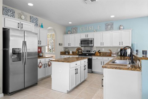 House in Homestead, Florida 4 bedrooms, 260.03 sq.m. № 1714726 - photo 22