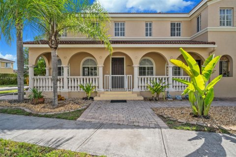 House in Homestead, Florida 4 bedrooms, 260.03 sq.m. № 1714726 - photo 3