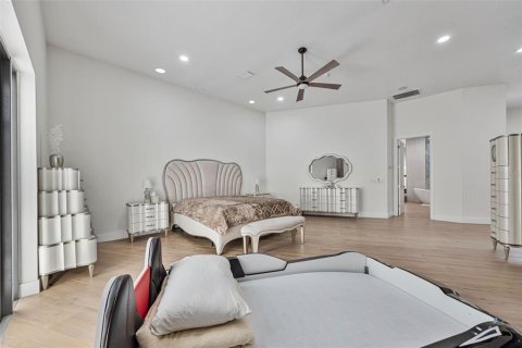House in Lutz, Florida 4 bedrooms, 484.95 sq.m. № 1838859 - photo 23