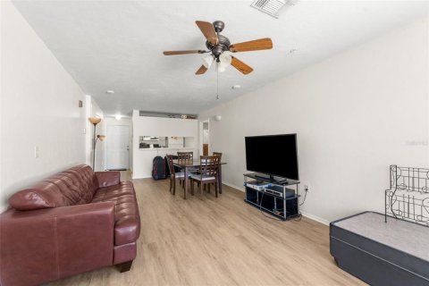 Copropriété à vendre à Gainesville, Floride: 4 chambres, 109.35 m2 № 2103167 - photo 7
