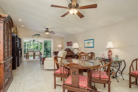 House in Tarpon Springs, Florida 2 bedrooms, 96.71 sq.m. № 1832889 - photo 16
