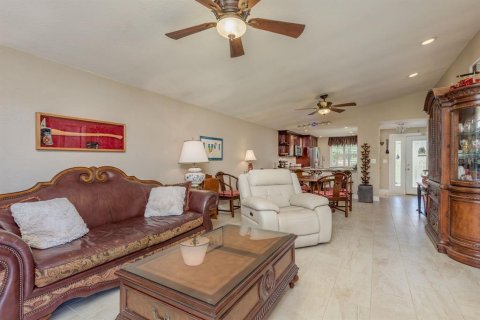 House in Tarpon Springs, Florida 2 bedrooms, 96.71 sq.m. № 1832889 - photo 19
